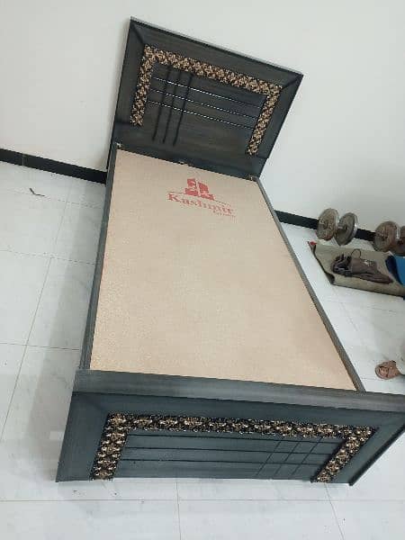 single bed size 3.5*6.5 10 sall guarantee home delivery fitting free 6