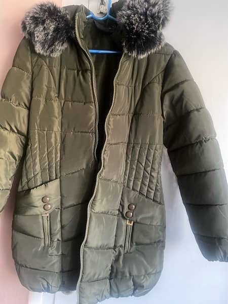 new warm puffer jacket green size small to medium 4