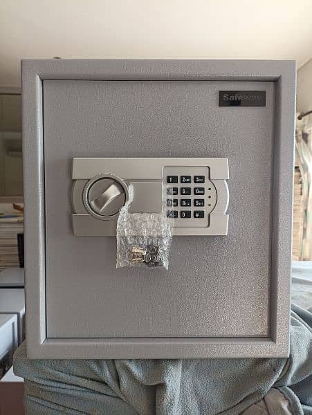 Electronic Digital Safe Locker 1