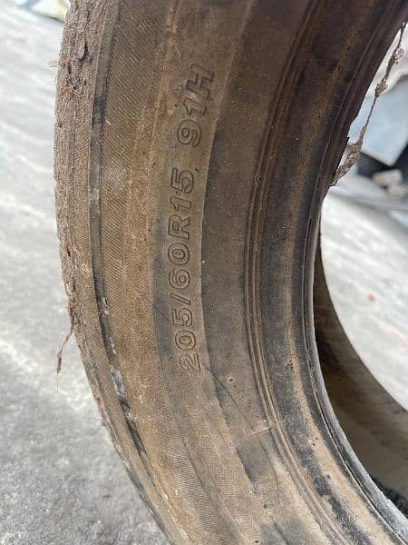 Bridgestone Japani Tyre 205 60 R15 (only one) 1
