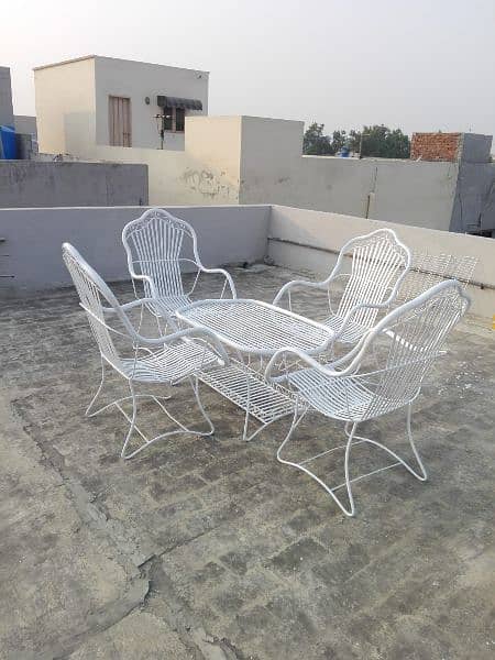 Outdoor 4 chair & 1 table set 0