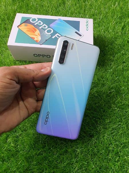 oppo F15 8Gb 256Gb Dual sim ( Display fingerprint) 4500 Mah 48Mp 10/10 0