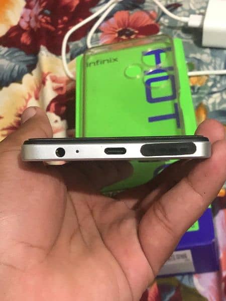 Infinix hot 30 8/128 full box with 6 new cover 4