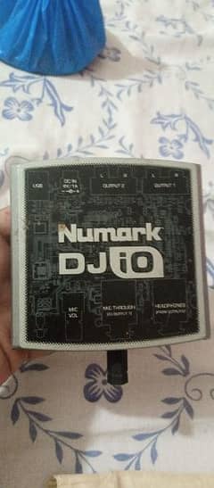 Numark DJ iO.