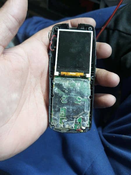 I am selling etachi b13 ok board price final lcd damage 0