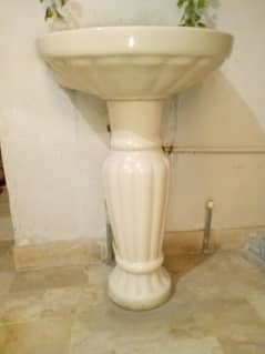 Wash basin for sale in good condition baki ap pic me dekh saktay ha 0