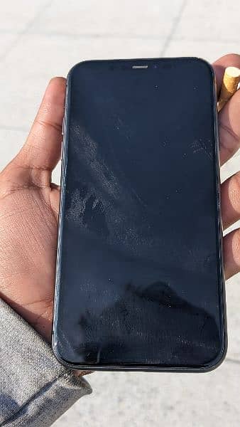 iphone11 64gb black   came from uk 2