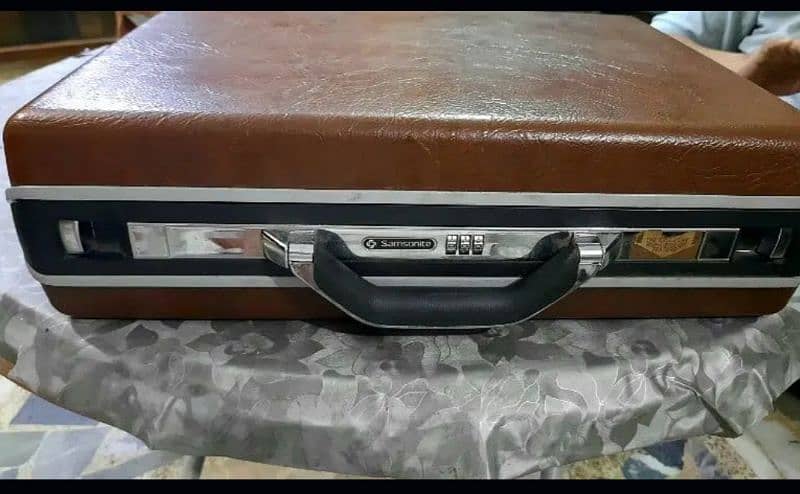 Vintage Samsonite Accord Hard Shell Briefcase 18”x13”x5” 0