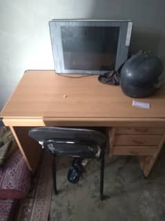 office Table saf condition