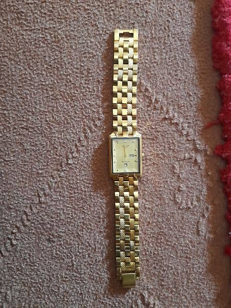 original japan citizen quartz watch lush condition golden color 2