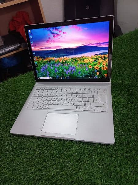 Microsoft surface Book 4k Touch Display very good Battery Backup 2