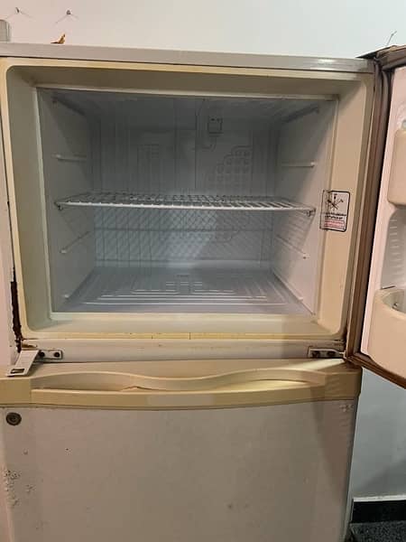 fridge available for sale in cheap price 3