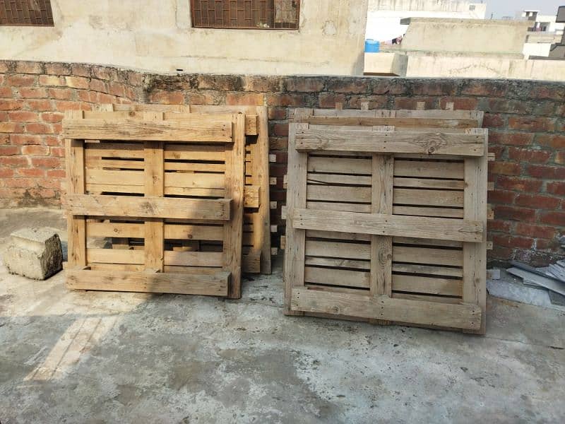 Wood pallets solid wood, special made for goats also use ase floor bed 2