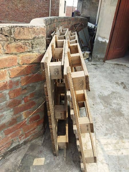 Wood pallets solid wood, special made for goats also use ase floor bed 3