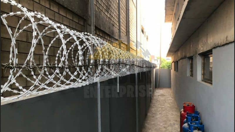 Razor Wire / Barbed Wire / Chain Link Fence / Electric Fence 3
