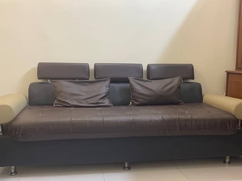 5 seater comfy sofa set best quality and condition best and cozy sofas 1