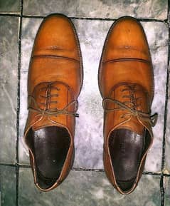 PURE BROWN LEATHER BOOTS FOR MEN SIZE 10/ 10.5, ALMOST NEW, IMPORTED.