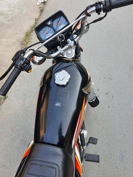 Honda 125 Black 2021/2022 model 7