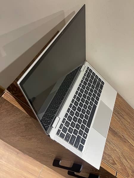 Hp Elitebook 1040 G7 x360 Intel Core i7-10th Gen - Touch Screen - 2