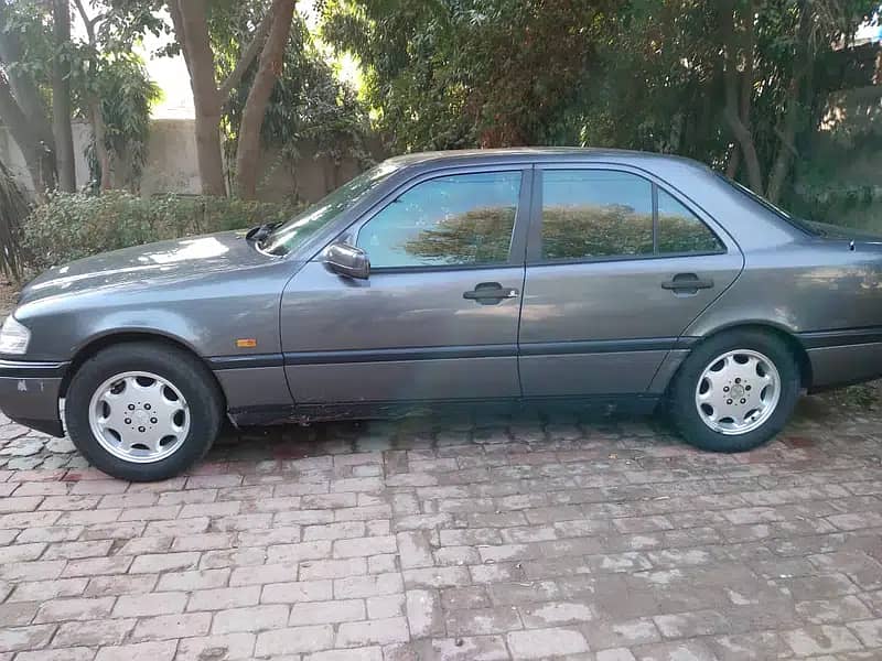 Mercedes Benz C Class C200 1994 5