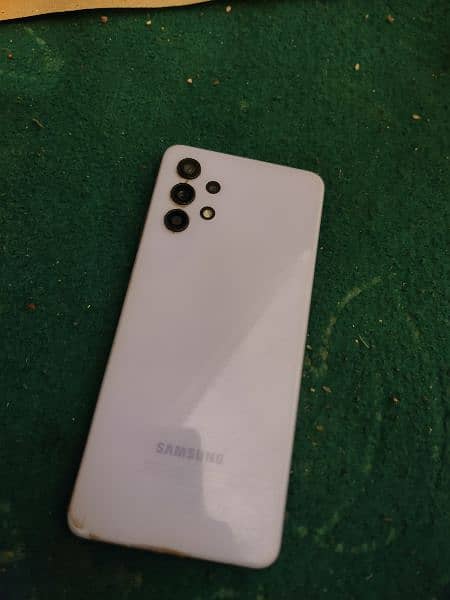 Samsung Galaxy A32 10 by 10 condition full box 0