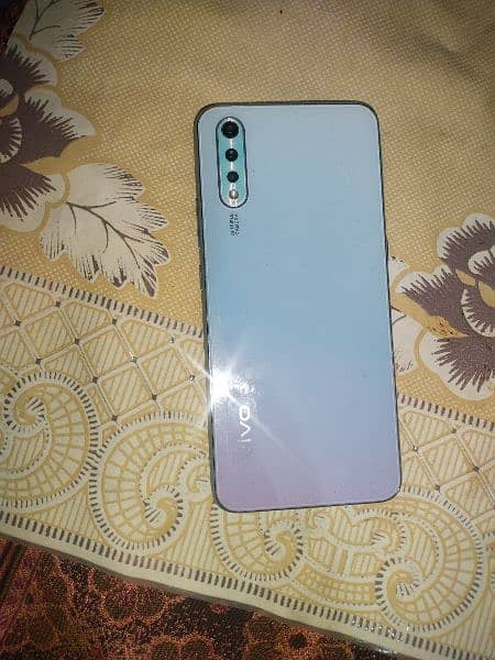 vivo s1  8\10 5