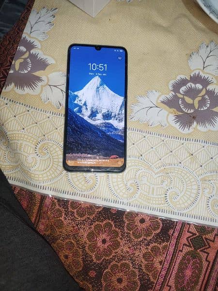 vivo s1  8\10 6