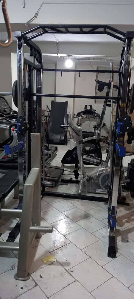 Power Rack Smith Trainer functional gym setup dumbbell treadmill plate 6