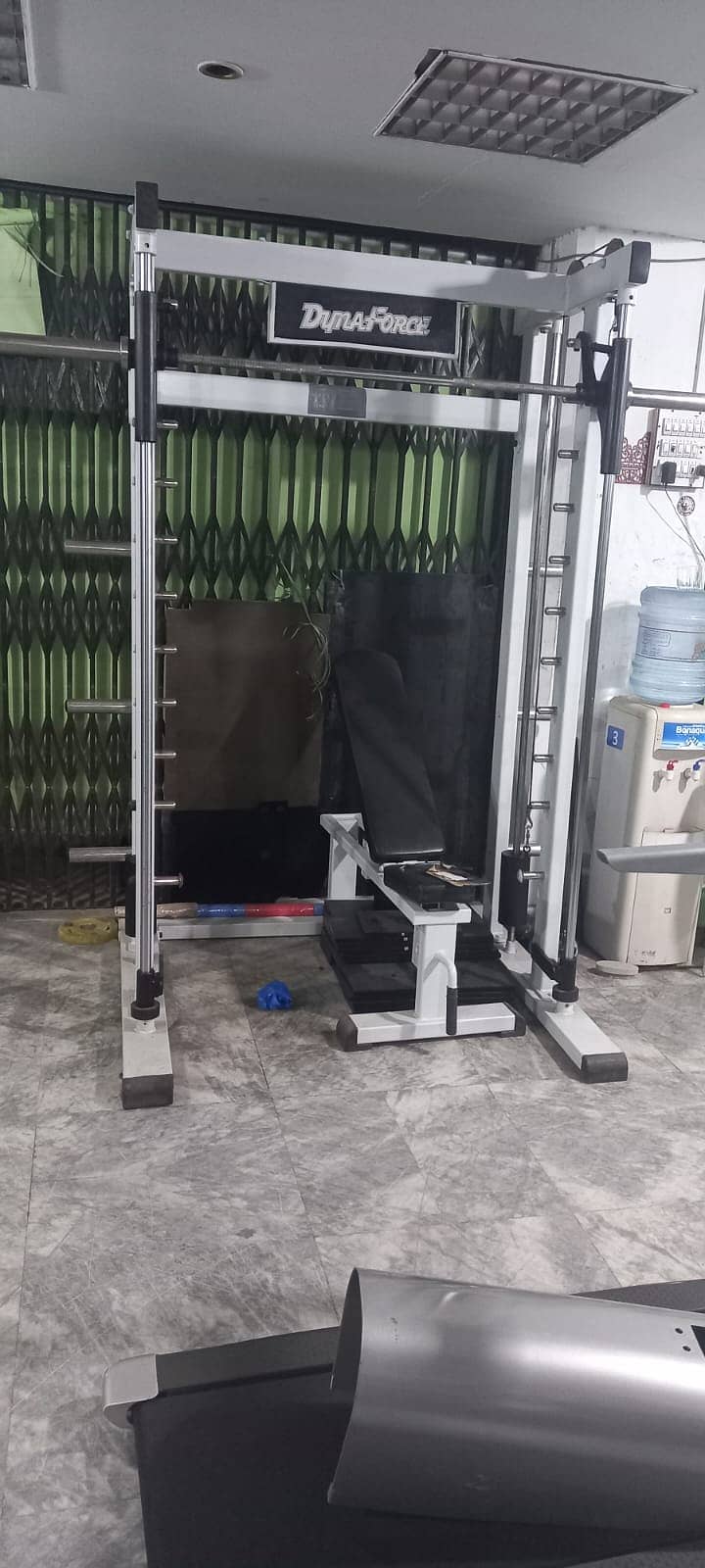 Power Rack Smith Trainer functional gym setup dumbbell treadmill plate 12