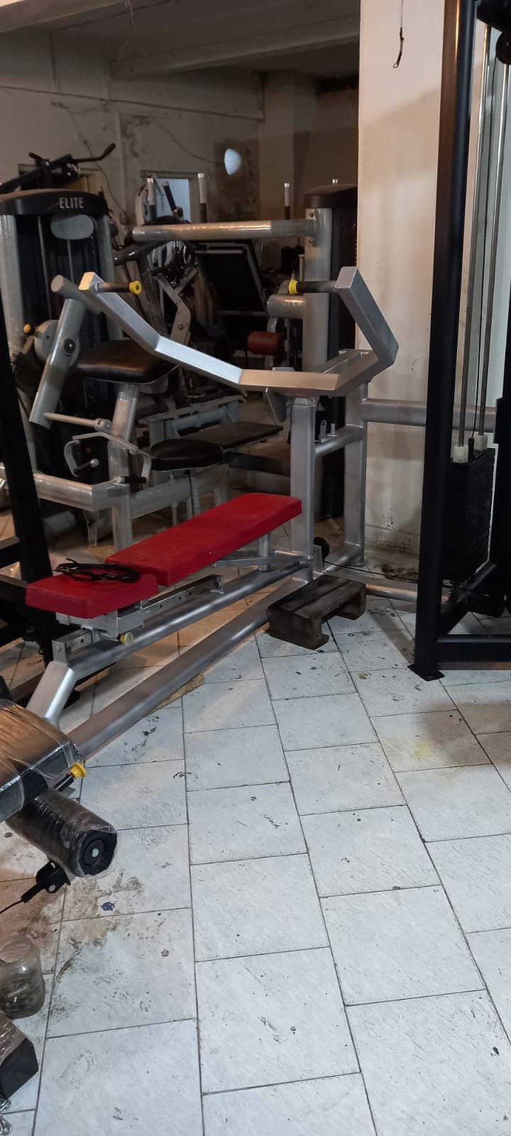 Power Rack Smith Trainer functional gym setup dumbbell treadmill plate 13