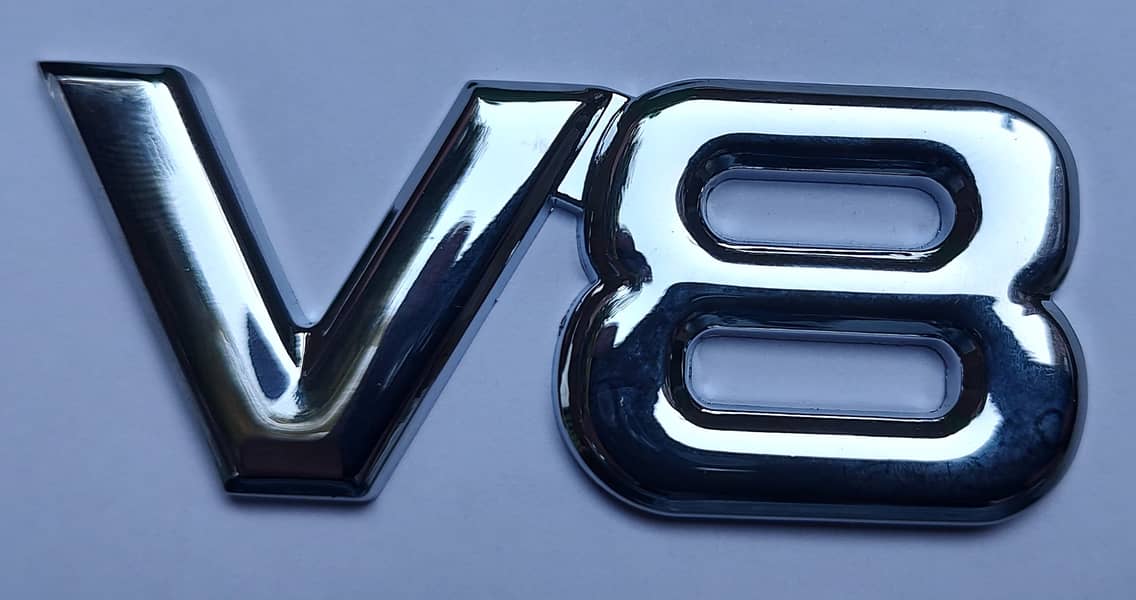 V8 land cruiser - V8 Chrome Rear Badge (v8 Manogram) 1
