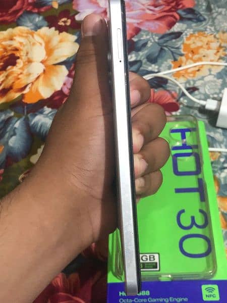 Infinix hot 30 all ok in warranty available 3
