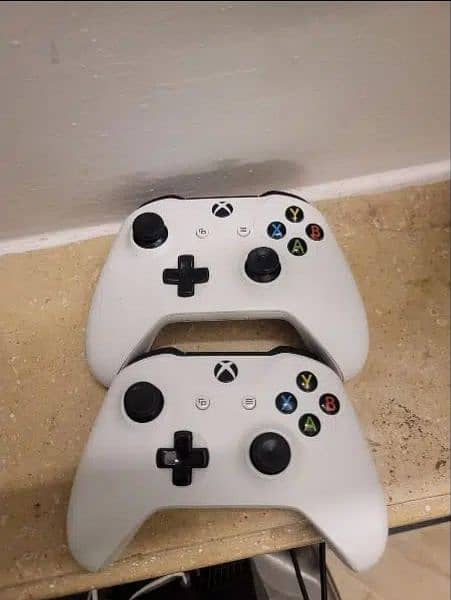 Original Xbox one s Controllers 1