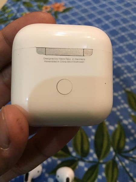 airpods  good condition 5