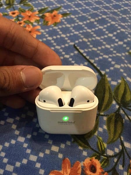 airpods  good condition 7