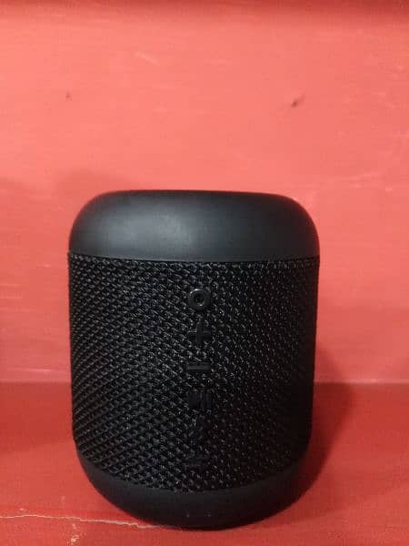 QUDO F110 Portable Bluetooth Speaker Black 1