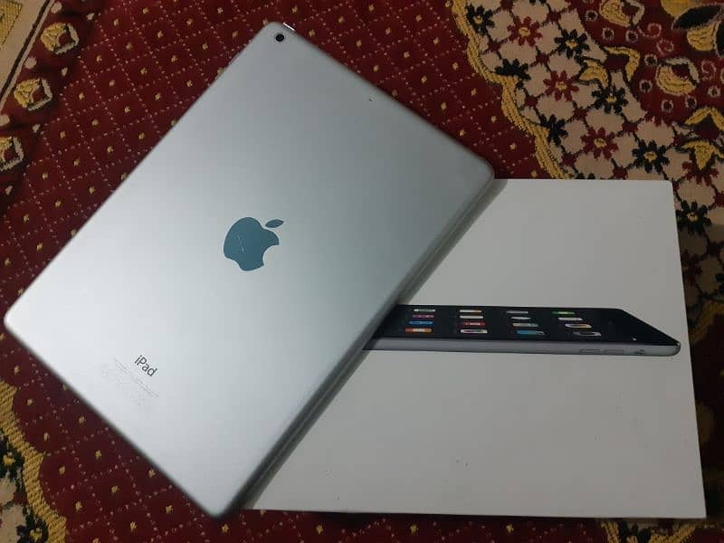 IPAD AIR WITH BOX 1 RAM 16 STORAGE BEST FOR GAMING PRICE IS NEGOTIABLE 4