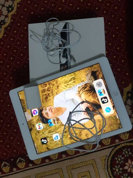 IPAD AIR WITH BOX 1 RAM 16 STORAGE BEST FOR GAMING PRICE IS NEGOTIABLE 13