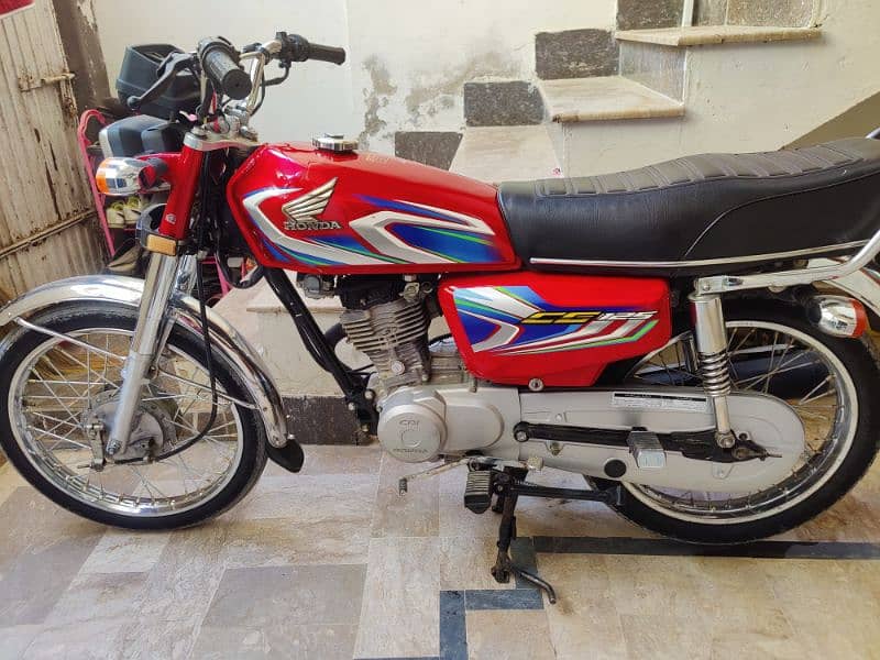 HONDA 125 2022-8month karachi number 1