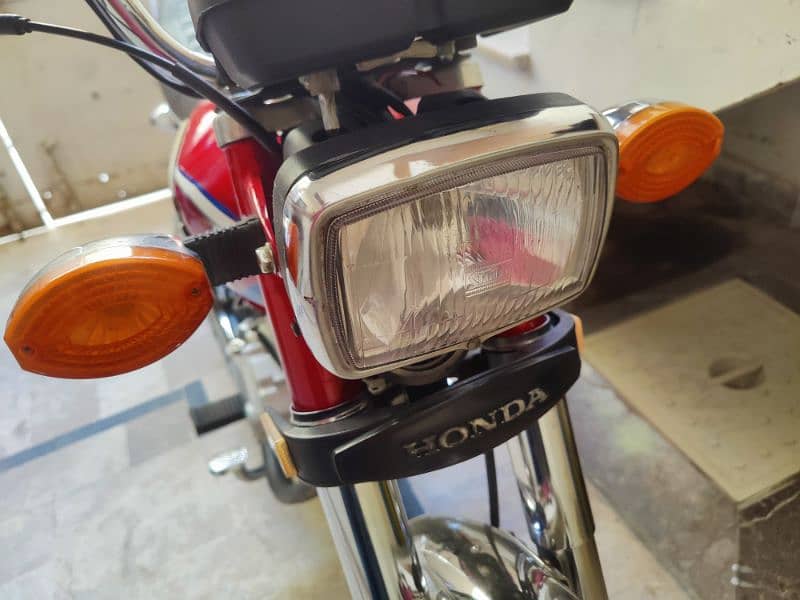 HONDA 125 2022-8month karachi number 4