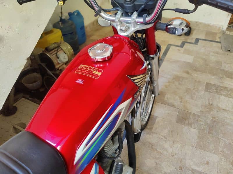 HONDA 125 2022-8month karachi number 5