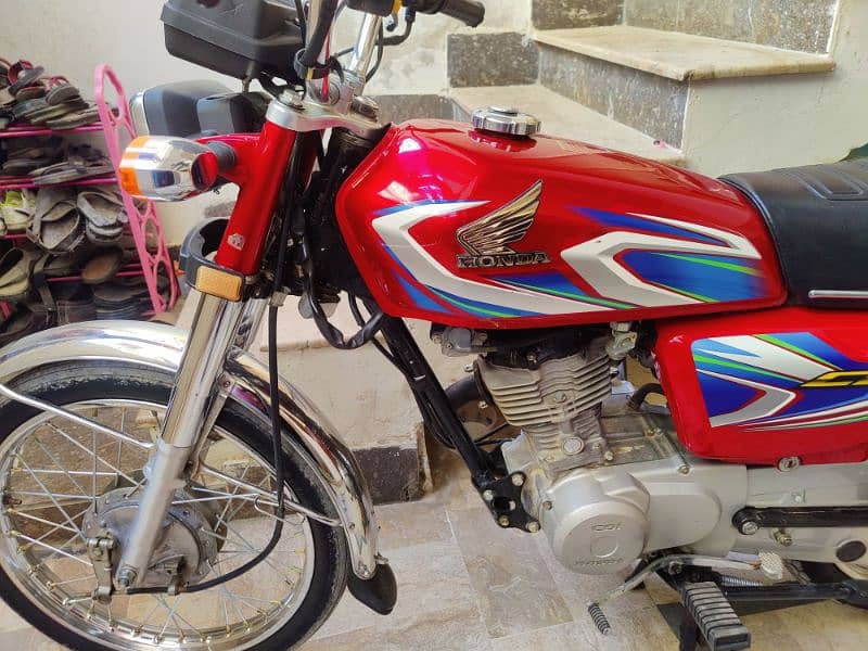 HONDA 125 2022-8month karachi number 6