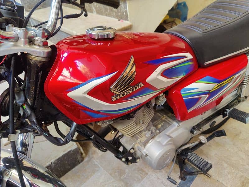 HONDA 125 2022-8month karachi number 7