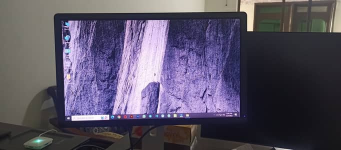 Dell P2212Hb - 22" Widescreen LED LCD Monitor Grade A