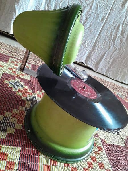 Gramophone 1