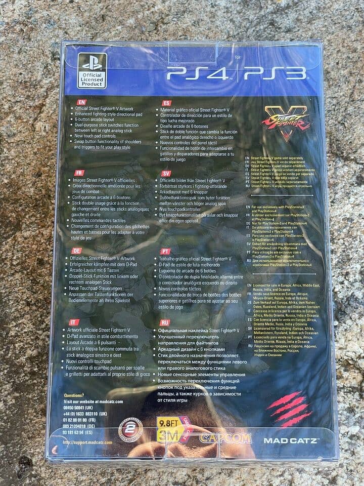 Mad Catz Street Fighter V FightPad PRO for PlayStation 3 & 4 4