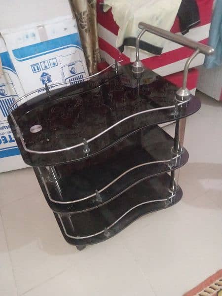 tea trolley in new excellent condition 1