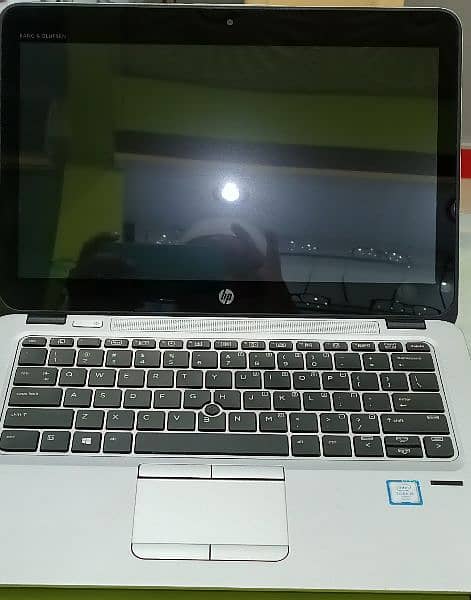 Tuch hp model 820G3 6th 16gb ram 512gb ssd core i5 1