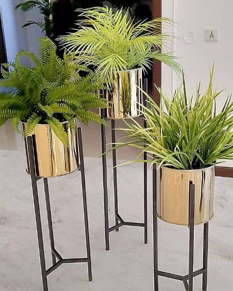 Golden Stainless Steel Pot With Metal Stands 3