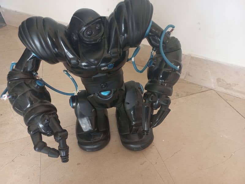 ROBOT , Works With Remote And Mobile App , Minor Fault 6